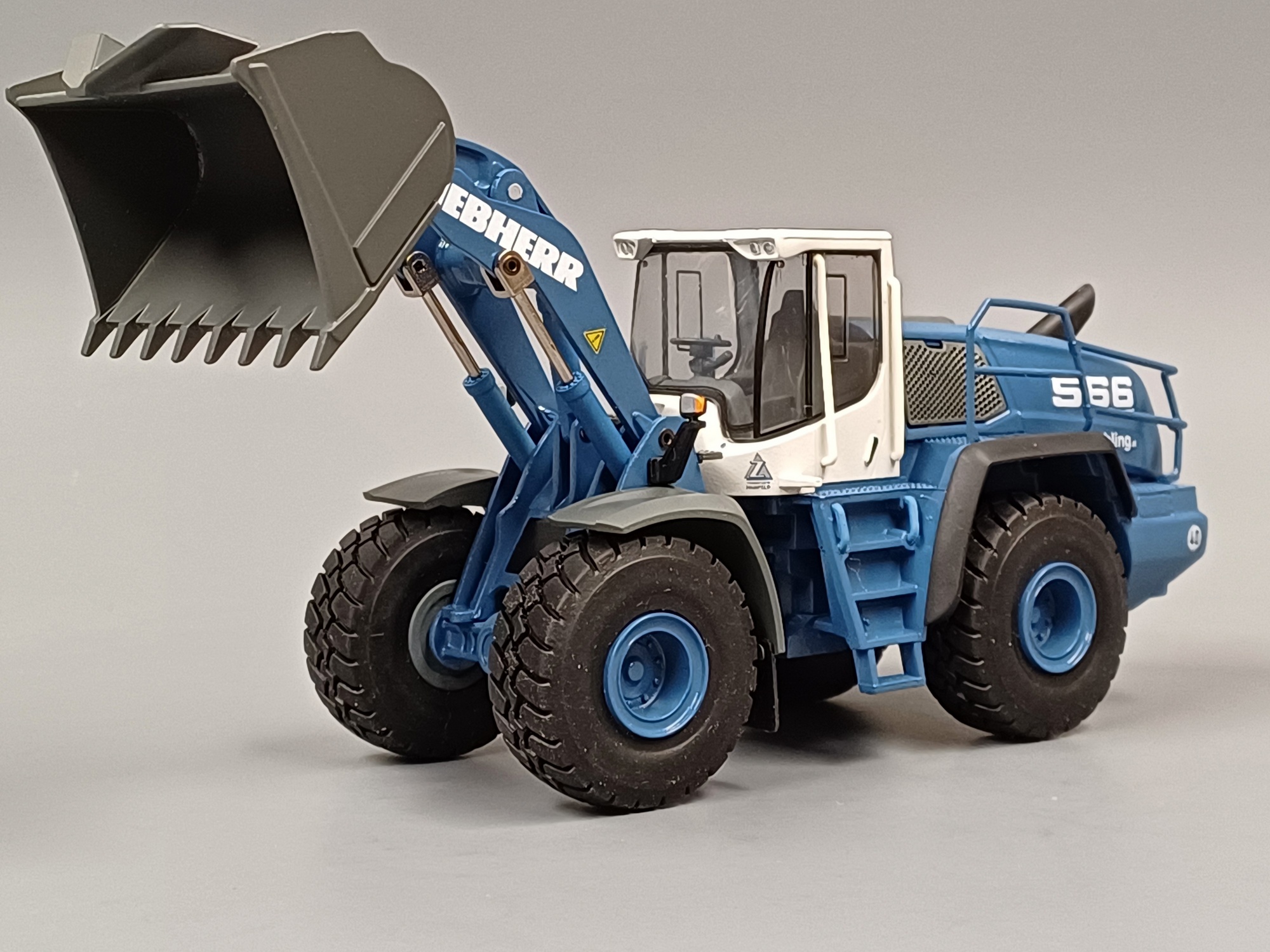 2449-12 - Conrad - Liebherr L 566 X Power Radlader "Zöchling